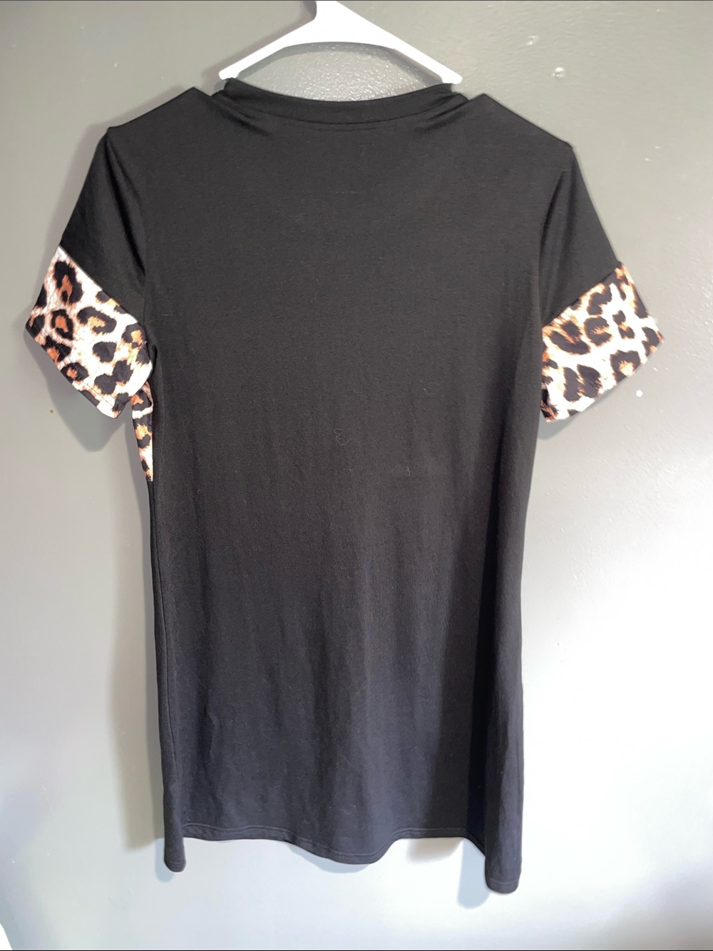 Black  T-shirt dress with Leopard and White Colorblock - Picture 5 of 6